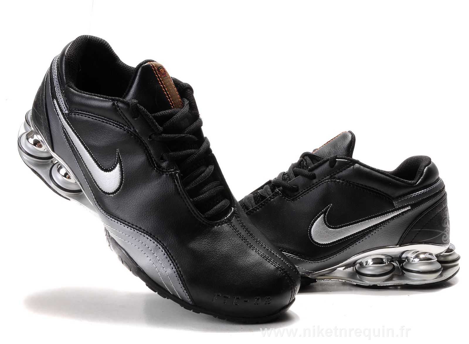 Argente et Noir Nike Shox R5 plaquage (1).JPG